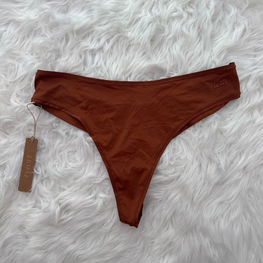 Skims Body Thong Bronze Size Medium